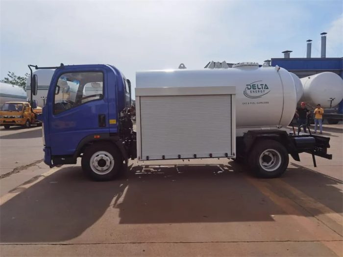 Light-Duty SINOTRUK LPG Truck - Image 6